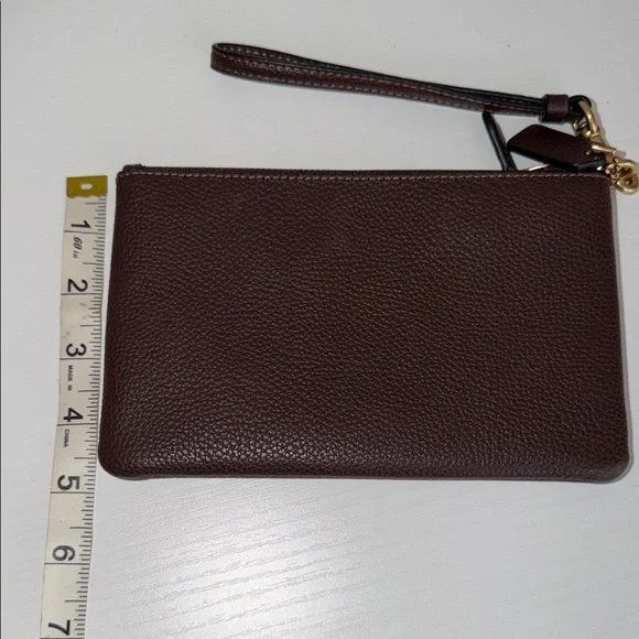 coach essential small wristlet. NWOT - Picture 2 of 3